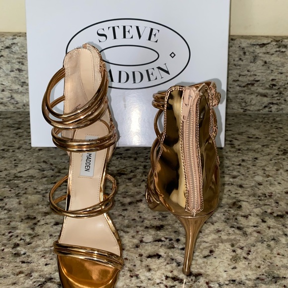 Steve Madden Shoes - Steve Madden Tito Sandal Rose Gold